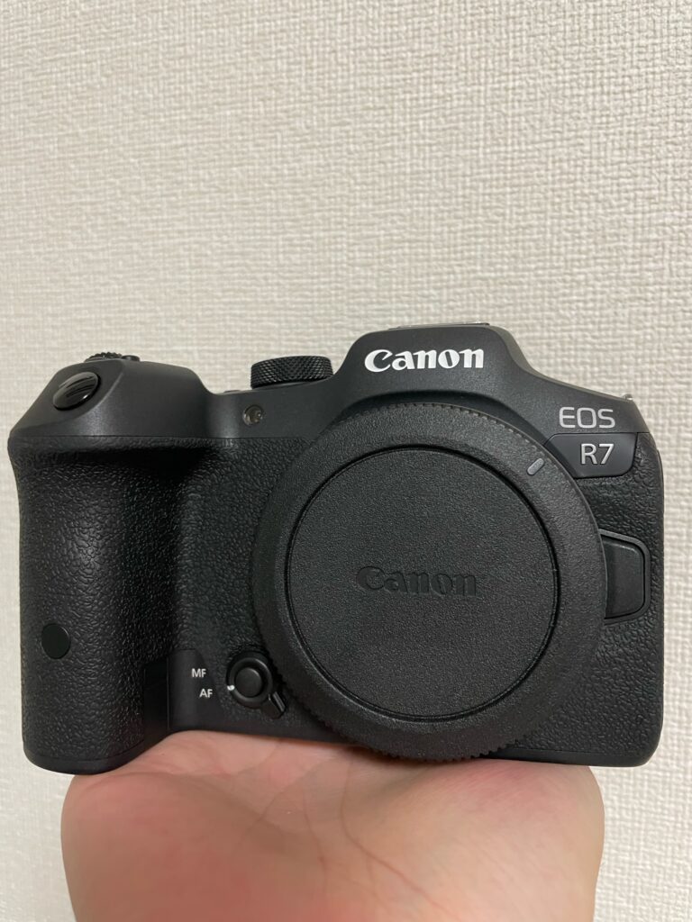 Canon EOS R7の外観イメージ